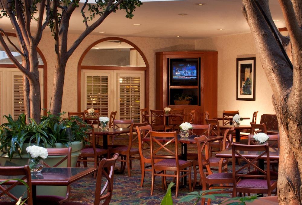 Embassy Suites By Hilton Houston Near The Galleria Εξωτερικό φωτογραφία