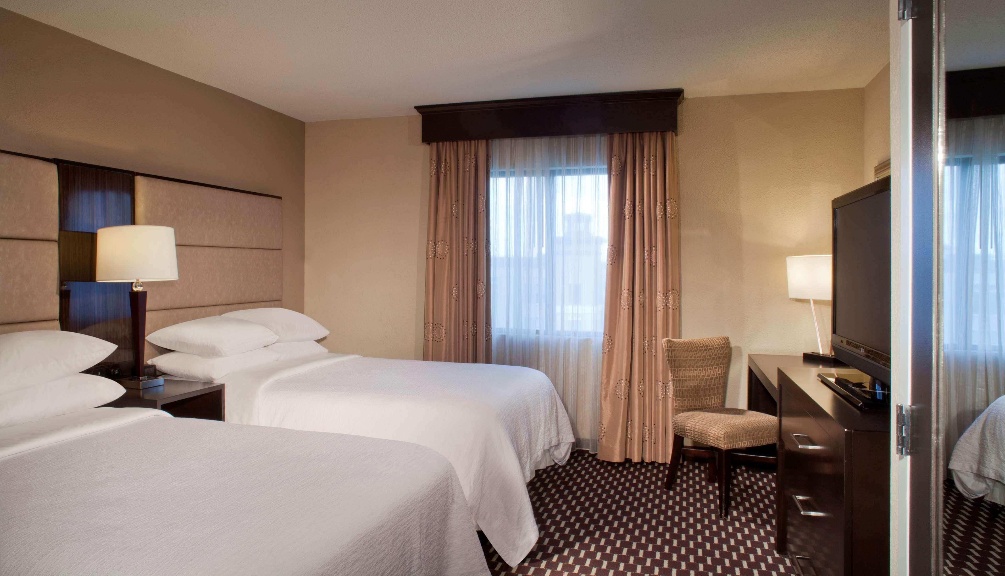 Embassy Suites By Hilton Houston Near The Galleria Εξωτερικό φωτογραφία