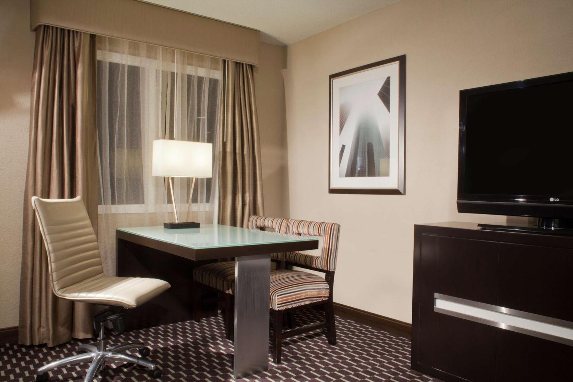 Embassy Suites By Hilton Houston Near The Galleria Εξωτερικό φωτογραφία